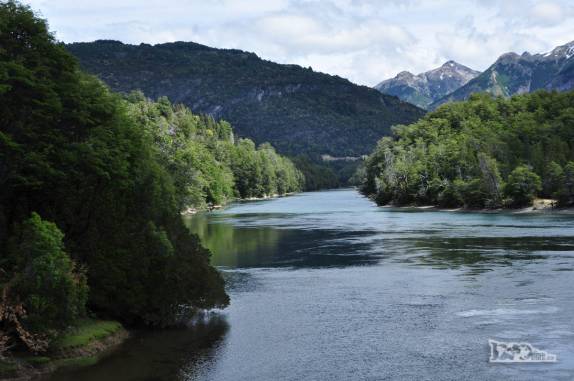 Típica paisagem patagônica no Parque Nacional Los Alerces, ao norte de Trevelin, na patagônia argentina